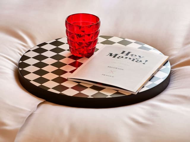 Room, 1 King Bed (Medium Mama) · photo 6