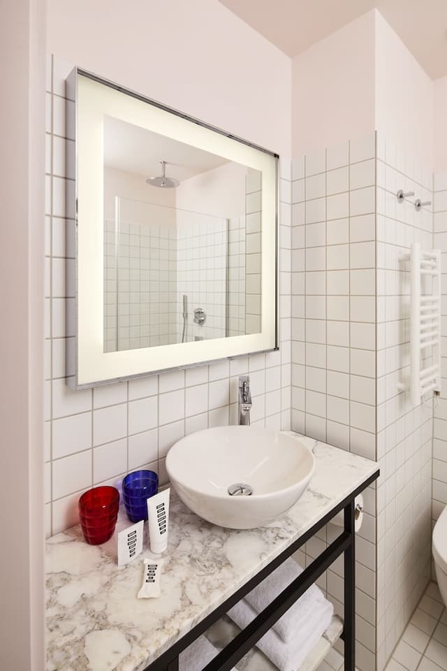 Room, 1 King Bed (Large Mama) · photo 5