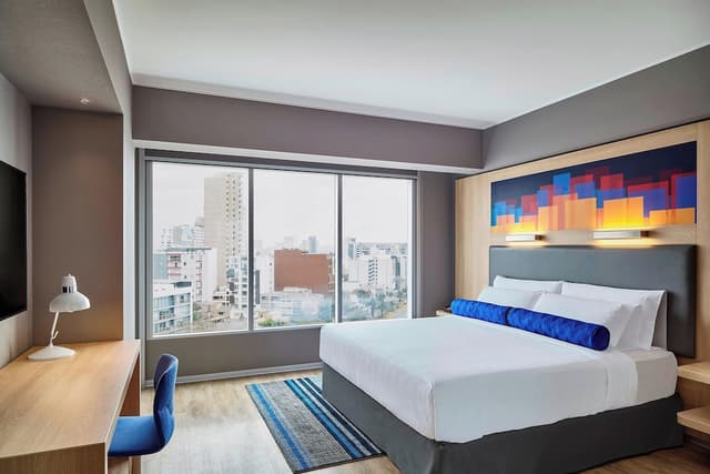 Deluxe Room, 1 King Bed · photo 5