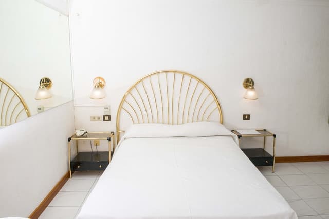 Basic Double Room · photo 3