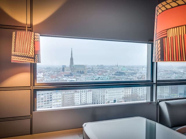 SO/ Urban, Ferris Wheel View (Room) · photo 7