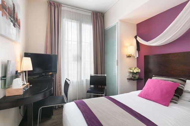 Classic Single Room, 1 Queen Bed · photo 1