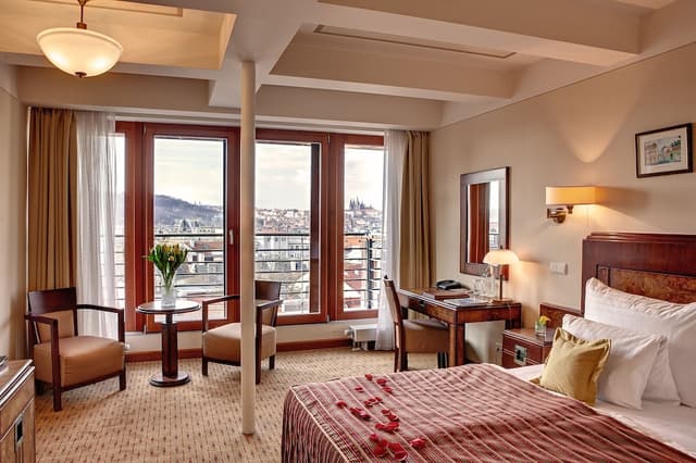 Deluxe Double Room, City View · photo 1