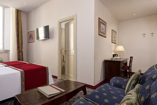 Deluxe Double or Twin Room, City View · photo 8