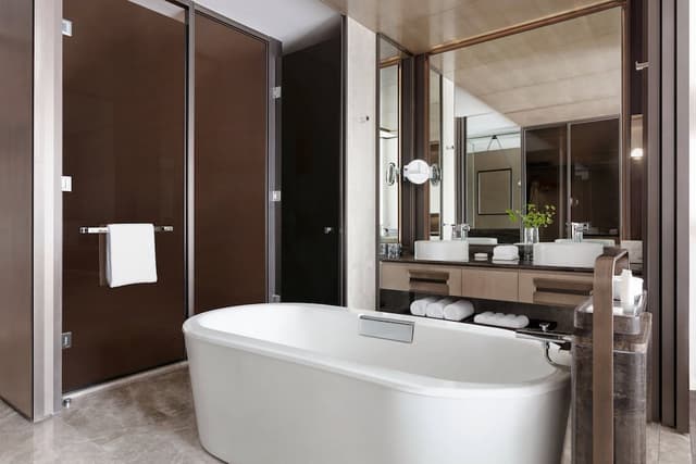 Room, 1 King Bed, River View, Corner · photo 6