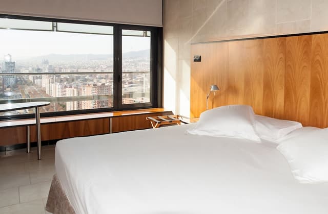 Double Room Single Use, City View · photo 2