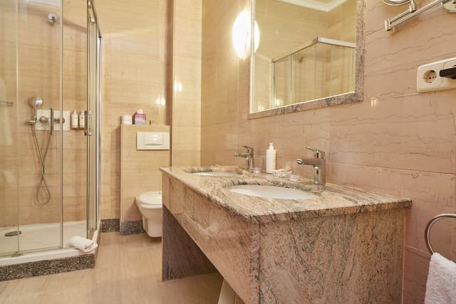 Double room with side sea view with 2 single beds · foto 3
