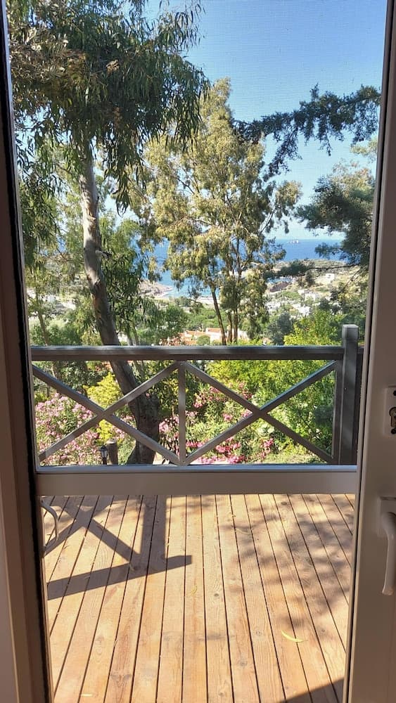 Executive Room, 2 Twin Beds, Balcony, Partial Sea View · photo 3