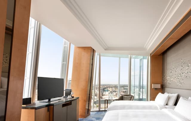 Deluxe Room, 2 Twin Beds, City View · photo 3