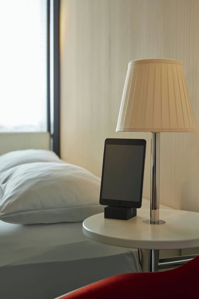 Premium Room, 1 King Bed (View) · photo 2