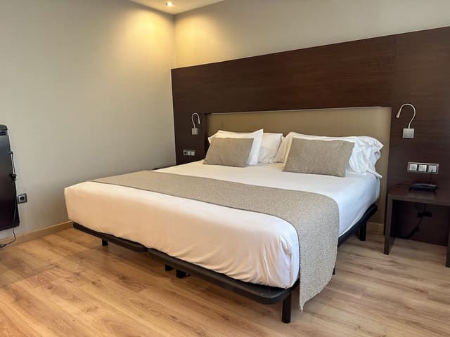 Premium Double Room Single Use, Jetted Tub · photo 3
