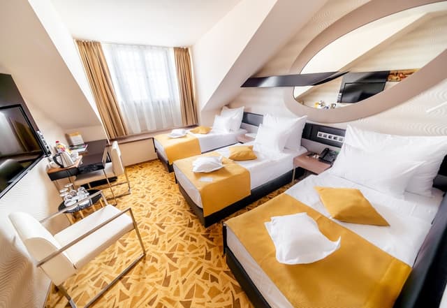 Classic Triple Room, 3 Twin Beds · photo 2
