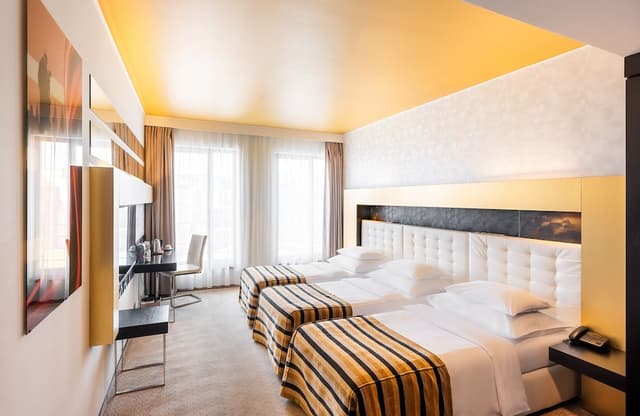 Classic Double or Twin Room with Extra Bed · photo 7