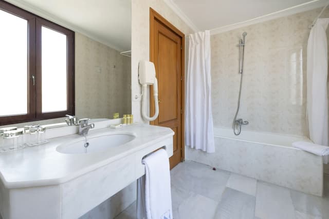 Double Room (extra beds) · photo 4
