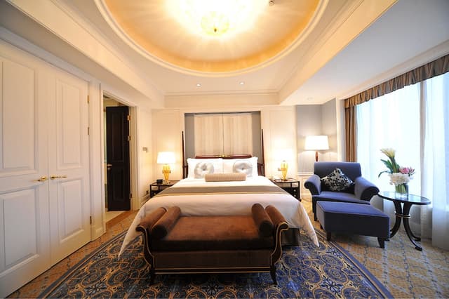 Atrium-view Queen Room · photo 2