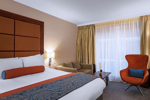 Executive Room with King Bed · photo 4