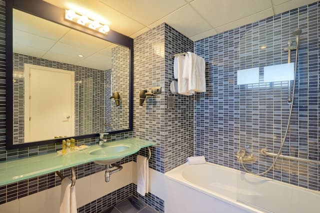 Double or Twin Room · photo 3