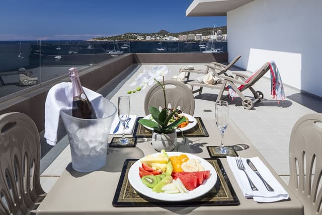 Suite Junior, Vista parcial al mar (3 adultos) · foto 1
