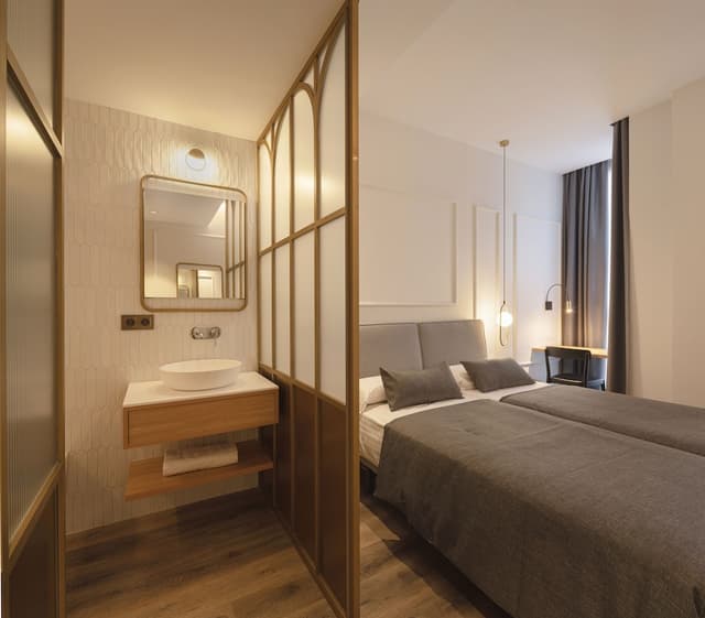 Economy Double Room (in the annex building) · photo 4