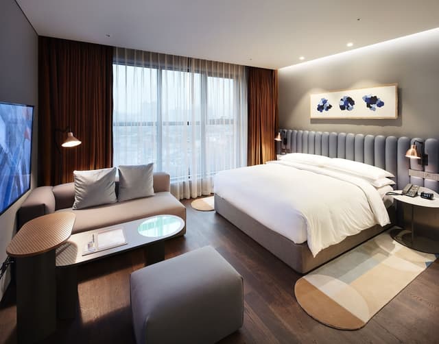 Editor Room, 1 King Bed, Non Smoking, City View · foto 2