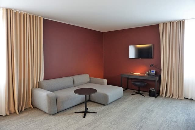 Suite, 1 King Bed, Non Smoking · photo 5