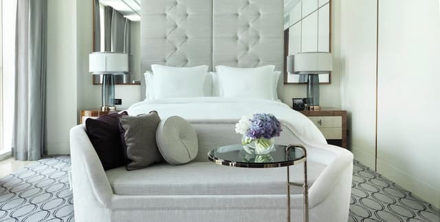 Deluxe Room, 1 King Bed · photo 1