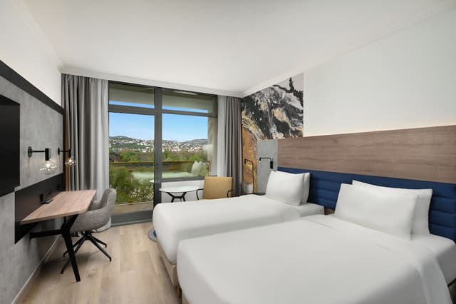 Premium Twin Room, Balcony, River View · photo 1