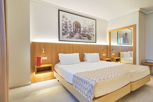 Standard Twin Room, 2 Twin Beds · photo 2