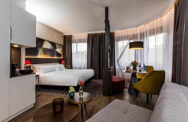 Superior Room, City View (Space) · photo 1