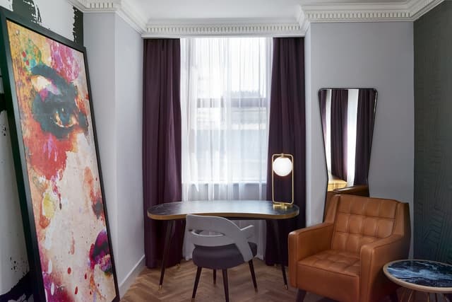 Designer Executive Room - with Super King bed · photo 7