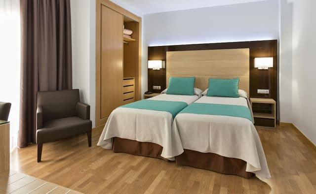 Standard Room · photo 8