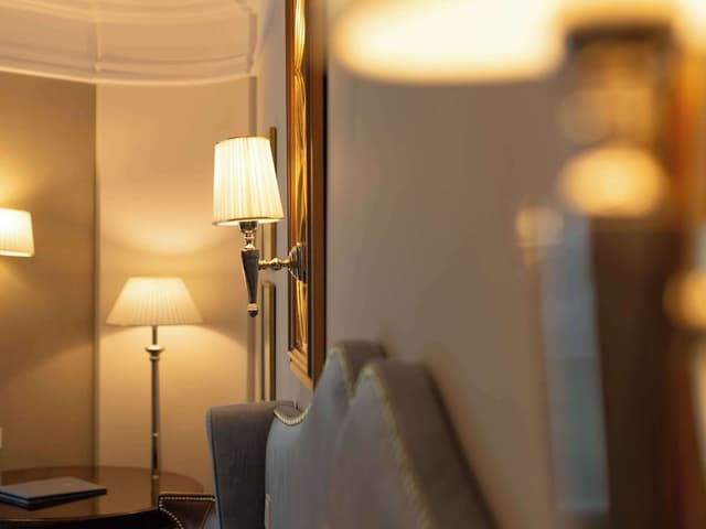 Deluxe Room, 1 King Bed · photo 4