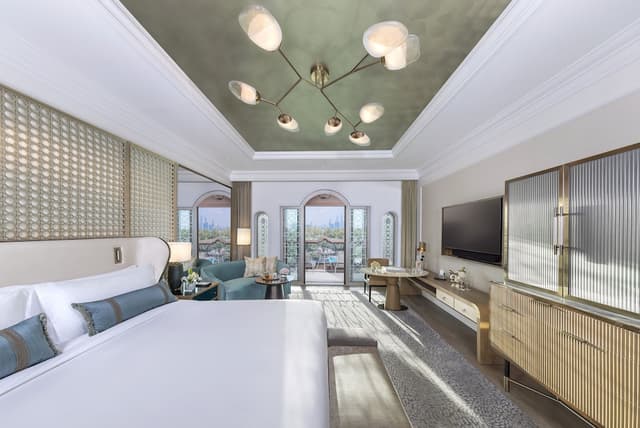 Deluxe Room, 1 King Bed, Garden View · photo 1