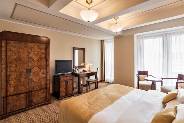 Deluxe Double Room, City View · photo 3