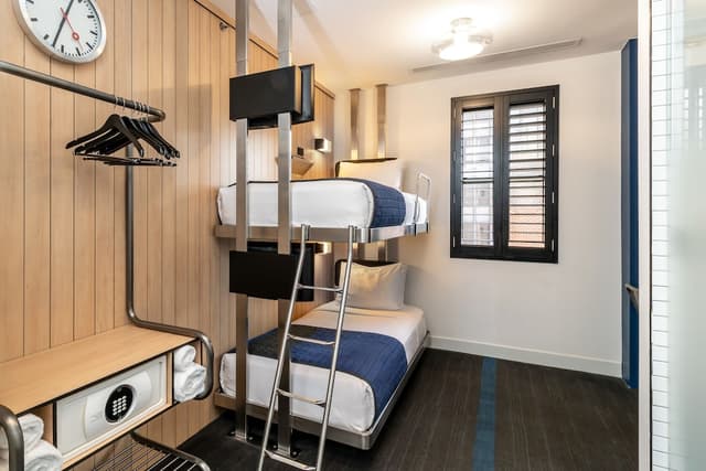 Room (Bunk Pod) · photo 5