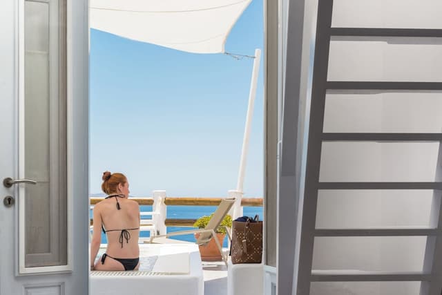 Two Bedroom Maisonette with Caldera View & Sea View · photo 2