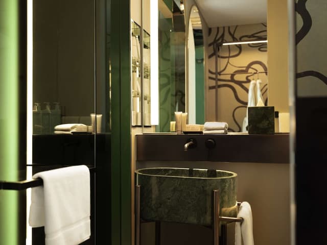Signature Corner · photo 2