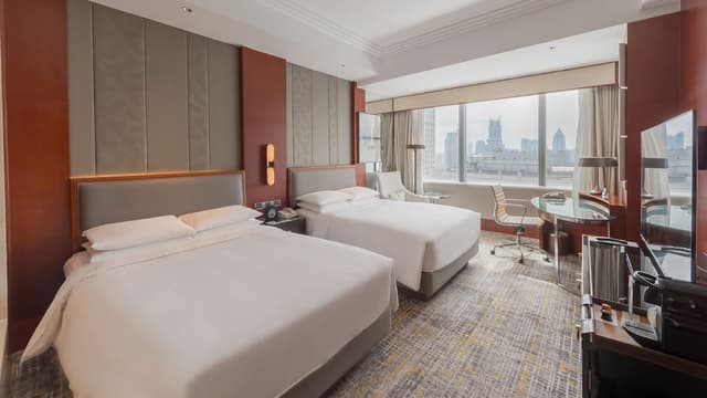 Room, 2 Double Beds · photo 4
