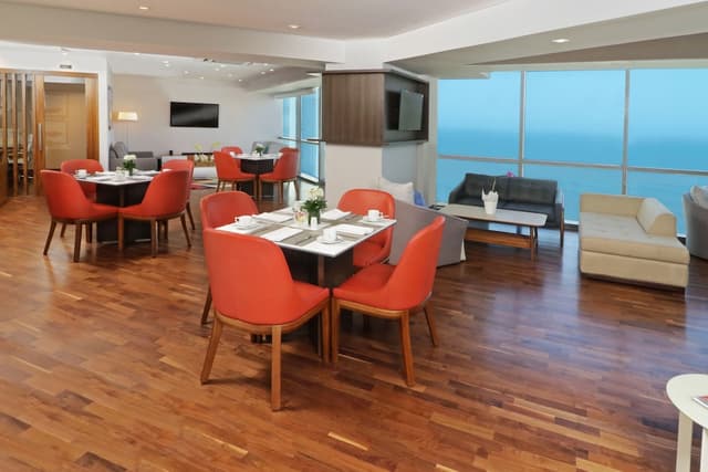 Classic Room, 2 Queen Beds, Club Lounge Access (High Floor) · photo 8