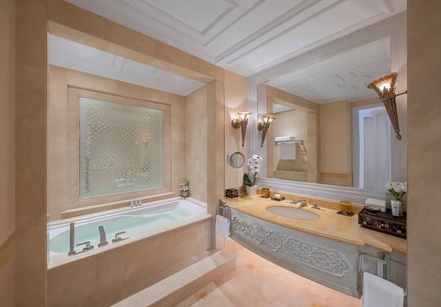Deluxe Room, 2 Twin Beds, Garden View · photo 4