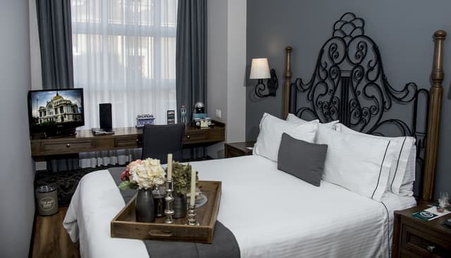 Standard Room, 1 Queen Bed · photo 1