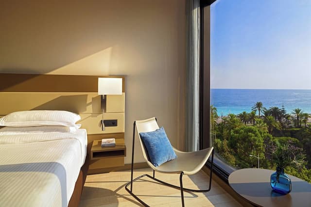 Deluxe Room, 2 Twin Beds, Sea View · photo 1