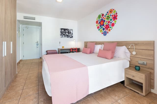 Twin Room, Pool View · photo 3