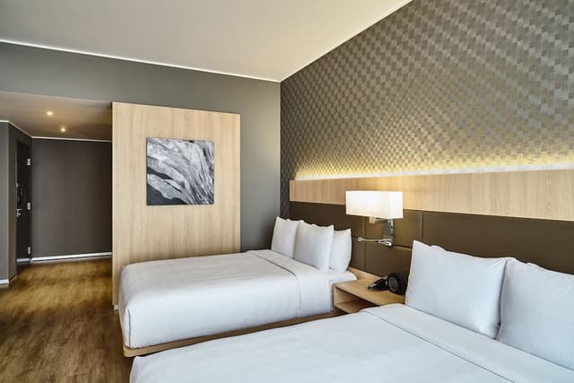 Room, 2 Double Beds · photo 1