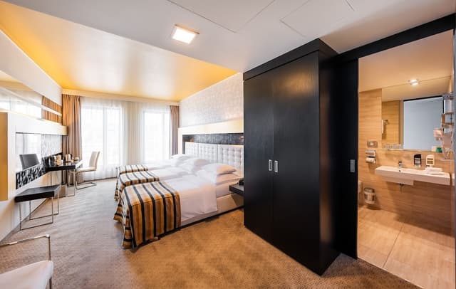 Classic Double or Twin Room with Extra Bed · photo 3