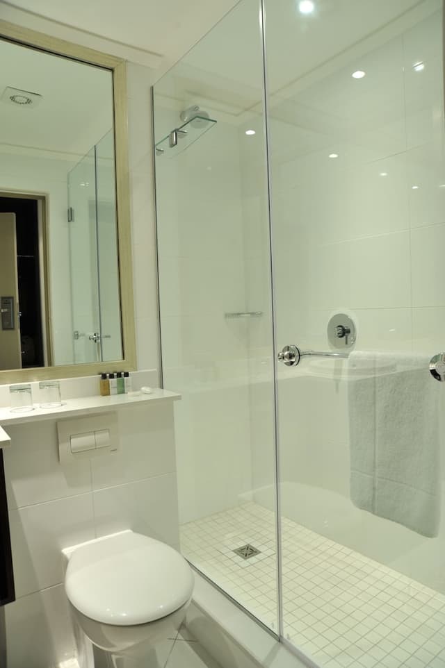 Standard Room (Queen) · photo 8