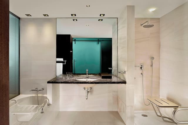 Premium Room, 2 Twin Beds · photo 4