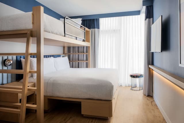 Room (1 King Bed & 1 Twin Bunk Bed) · photo 3