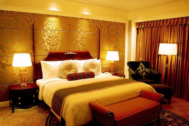 Atrium-view Queen Room · photo 3