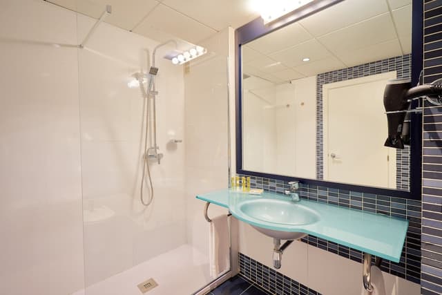 Double or Twin Room · photo 2